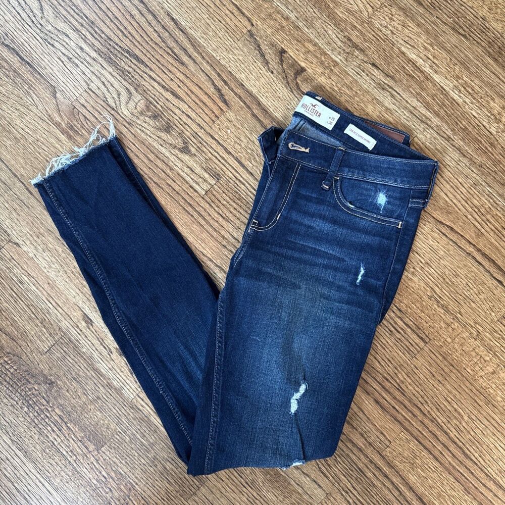 Women’s Hollister Original Low Rise Super Skinny Distressed Dark Denim Jean28x30